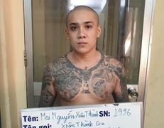 Đàn em Trí 'Nhảm' cầm đầu băng áo cam ở TP.HCM ra đầu thú