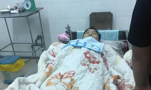 Đang chạy xe máy trên đường, nam thanh niên bị bắn chết