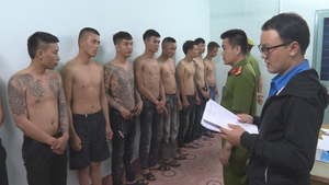 Bắt 2 nhóm thanh niên cho vay lãi cắt cổ 480%/năm