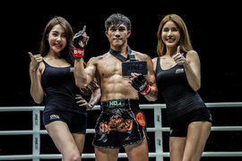 Độc cô cầu bại Nguyễn Trần Duy Nhất bán huy chương ONE Championship làm từ thiện