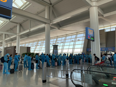 Việt Nam đưa hơn 310 công dân từ Hàn Quốc về nước an toàn