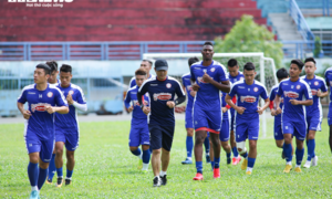 Toàn bộ ban huấn luyện Hàn Quốc vắng mặt trong buổi tập của CLB TP.HCM