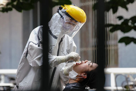 Các nước ứng phó thế nào khi làn sóng COVID-19 thứ 2 xảy ra?