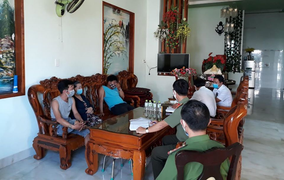 Xe khách chở bệnh nhân 419 mắc COVID-19 hoạt động ‘chui’