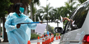 Mỹ: Vũ khí chống dịch 'tịt ngòi', bang Florida vỡ trận vì COVID-19