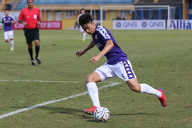 Hà Nội FC giúp Văn Hậu đặt vé về nước ngày 1/8