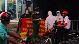 Hà Nội phong toả thêm một khu dân cư có người nghi nhiễm COVID -19