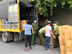 Thu giữ hơn 800.000 khẩu trang không rõ nguồn gốc ở Hà Nội