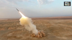 Clip: Iran phóng thử tên lửa đạn đạo 'chôn dưới lòng đất'