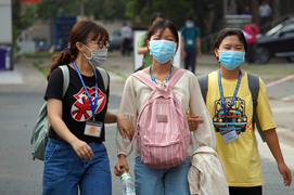 Đại học đầu tiên ở TP.HCM cho sinh viên nghỉ phòng COVID-19