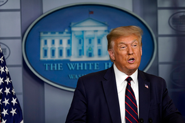 Tổng thống Trump nói gì về vaccine COVID-19 của Nga?