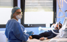 Italy thử nghiệm vaccine phòng COVID-19 trên người