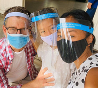 Ca sĩ Đoan Trang cùng chồng con đi xét nghiệm COVID-19