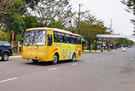 Thông báo khẩn tìm người đi cùng xe bus với nữ sinh viên mắc COVID-19