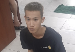 Bắt nam thanh niên xông vào cướp cửa hàng tiện lợi lúc 3h sáng