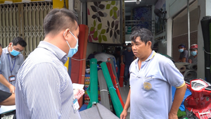 Video: Theo chân lực lượng chức năng xử phạt người không đeo khẩu trang ở TP.HCM