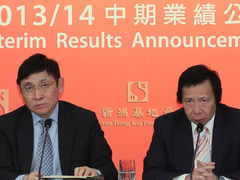 Gia tộc giàu nhất Hong Kong mất 8 tỷ USD một năm