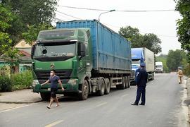 Lạng Sơn có ca nghi nhiễm COVID-19, Quảng Ninh lập chốt kiểm soát trong đêm