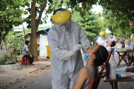 Con ruột của bệnh nhân COVID-19 100 tuổi cũng nhiễm SARS-CoV-2