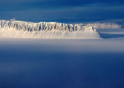 Thềm băng Bắc Cực nguyên vẹn cuối cùng của Canada sụp đổ