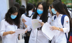  Gần 900.000 thí sinh hồi hộp bước vào môn thi đầu tiên kỳ thi tốt nghiệp THPT