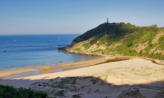 Ngủ lều ở Bãi Môn, mũi Đại Lãnh 