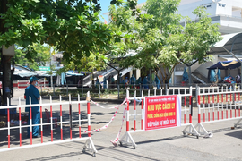 Số ca mắc COVID-19 tăng từng ngày, Quảng Nam dựng thêm bệnh viện dã chiến