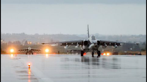 Video: Chiến đấu cơ Su-25 bay ngửa, chao lượn ấn tượng, phóng mồi nhiệt