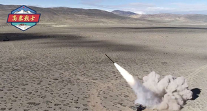 Ấn Độ chuẩn bị đấu dài hơi, Trung Quốc đưa vũ khí áp sát biên giới