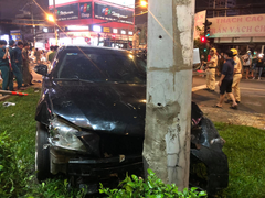 Nữ tài xế hoảng sợ vái lạy mọi người sau tai nạn tông hàng loạt xe máy ở TP. HCM