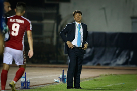 HLV Chung Hae Seong rời CLB TP.HCM: Mâu thuẫn nội bộ hay tụt lùi thành tích? 