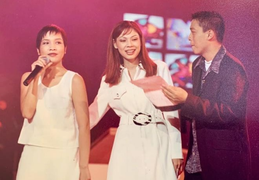 Thanh Thảo khoe ảnh thời trẻ cực đáng yêu chụp cùng hàng loạt sao Việt