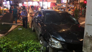 Video: Cận cảnh hiện trường ô tô Camry tông hàng loạt xe máy ở TP.HCM