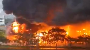 Video: Cận cảnh cháy lớn tại khu công nghiệp Yên Phong, Bắc Ninh