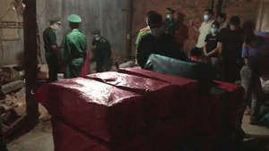 Xây hầm trong nhà giấu pháo lậu ở Kon Tum