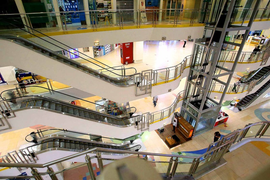 COVID-19 biến trung tâm thương mại sang chảnh ở Philippines thành kho hàng