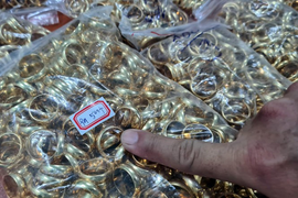 Mánh khóe lừa 18.000 người của đường dây 'tặng vàng tri ân'