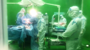 Mổ 'bắt con' thành công cho sản phụ mắc COVID-19 ở Đà Nẵng 