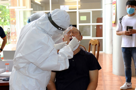 U22 Việt Nam hội quân, HLV Park Hang Seo lấy mẫu xét nghiệm SARS-CoV-2