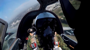 Cận cảnh 'xe tăng bay' Su-25SM3 phóng tên lửa nhìn từ buồng lái