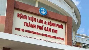 Một người trong khu cách ly ở Cần Thơ dương tính với SARS-CoV-2