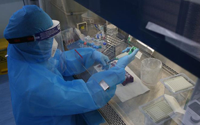 Bệnh nhân COVID-19 ở Bắc Giang diễn biến nặng, phải thở máy