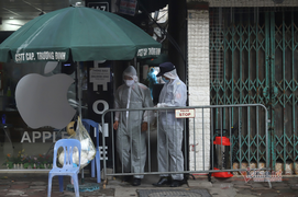 Người thuê trọ dương tính SARS-CoV-2, Hà Nội phong tỏa cả con ngõ Trương Định