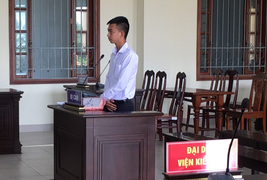 Giúp bố vợ làm tiền giả, nam thanh niên lãnh án 5 năm tù