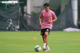 Văn Hậu không thể làm cứu tinh, Hà Nội FC lại 'chạy ăn từng bữa'?