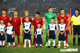 Tuyển Việt Nam lộ chiến thuật, HLV Park Hang Seo cảnh báo liên tục thay nhân sự