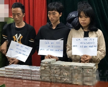 Bị can vận chuyển 55 bánh heroin thắt cổ tự tử trong trại giam trước ngày ra tòa