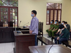 Cha dượng đánh đập, châm thuốc lá vào người bé gái lãnh 8 năm tù