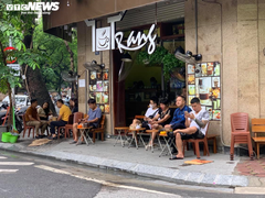 Ngày đầu hàng quán Hà Nội thực hiện giãn cách: Vẫn lơ là chống dịch