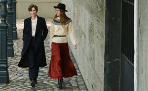 BST UNIQLO x Ines de la Fressange mới: Tôn vinh phụ nữ yêu tự do thập niên 70